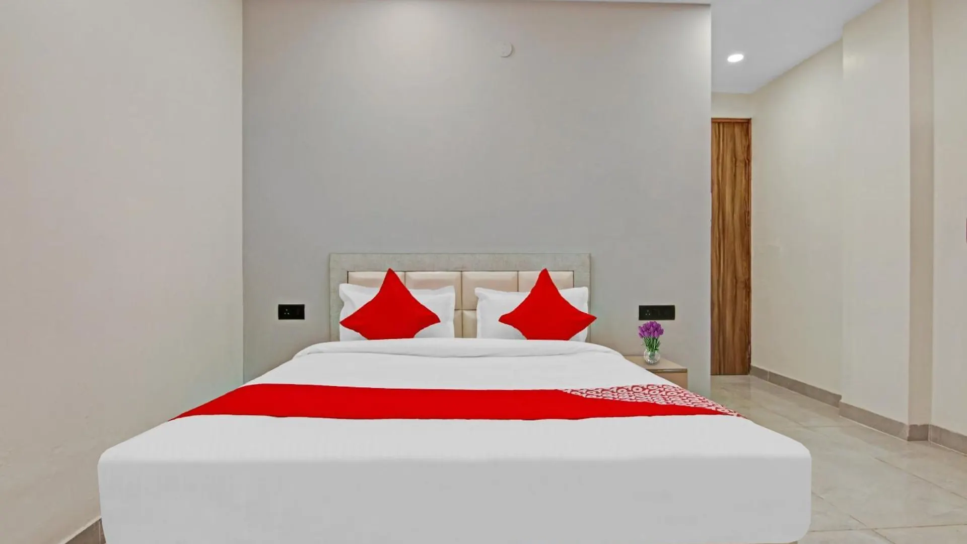 Hotel O The Royal Guest House Gurgaon