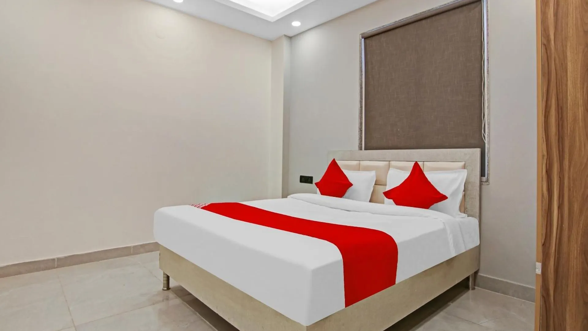 Hotel O The Royal Guest House contacts
